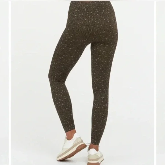 Spanx Look At Me Now Seamless Womens Leopard Olive Leggings Size Medium XL